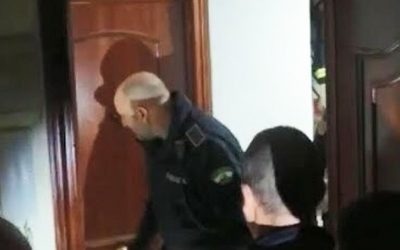 Marlaska recupera Corcuera i deixa la intimitat ferida de mort El ministre de l'Interior actualitza la llei de la 'puntada a la porta' dels 80 per autoritzar l'entrada policial a domicilis privats