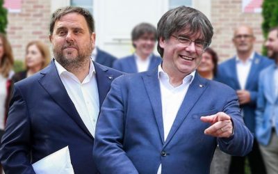 Puigdemont i Junqueras es retroben per primer cop després de les falses DUI de l’octubre del 2017 Els altres indultats de l'entorn d'ERC també hi eren