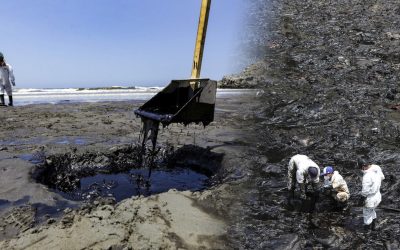 Repsol aboca 6.000 barrils de petroli a les costes del Perú i s’espolsa la culpa Les autoritats del país sud-americà reclamen una indemnització per fer front al desastre ecològic i l'ambaixada espanyola demana disculpes amb un fred comunicat