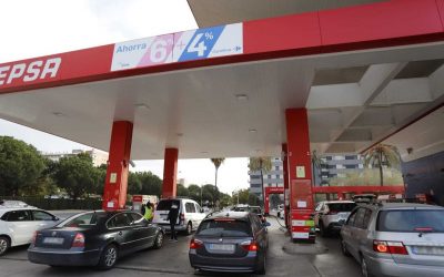 Restriccions per l’ús de benzina a la Catalunya Nord La vaga de treballadors de les refineries de petroli es comença a notar a les comarques del nord